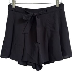 Aritzia Sunday Best Black Westley Pleated Shorts Skort Size 4